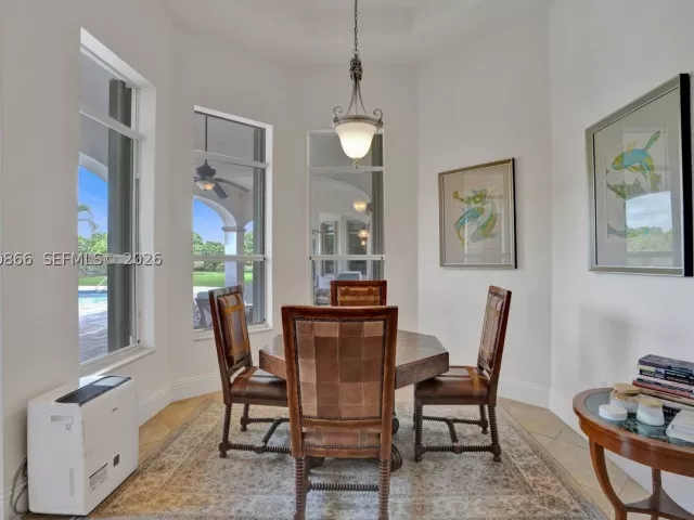 5-bedroom home for sale in Homestead - 31310 SW 215th Ave - MondialRealty