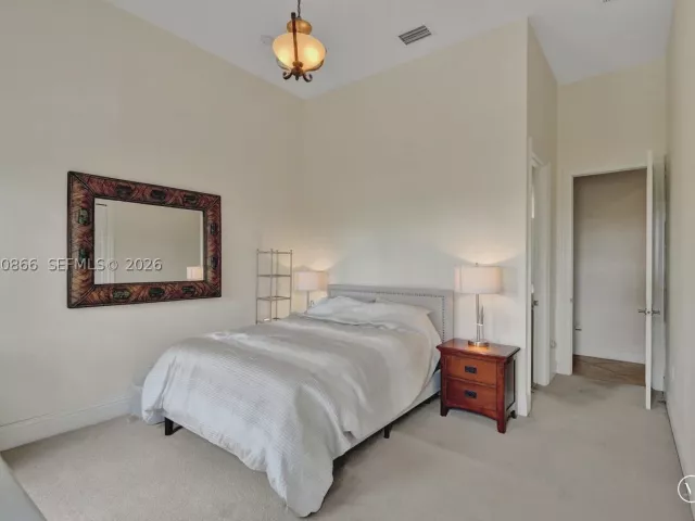 5-bedroom home for sale in Homestead - 31310 SW 215th Ave - MondialRealty