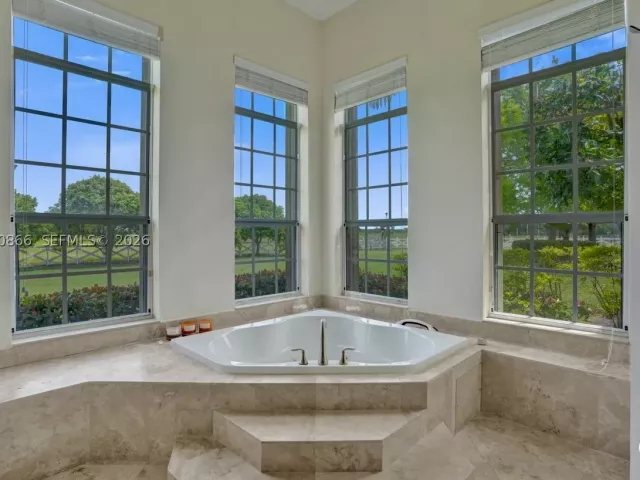 5-bedroom home for sale in Homestead - 31310 SW 215th Ave - MondialRealty