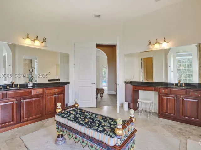 5-bedroom home for sale in Homestead - 31310 SW 215th Ave - MondialRealty