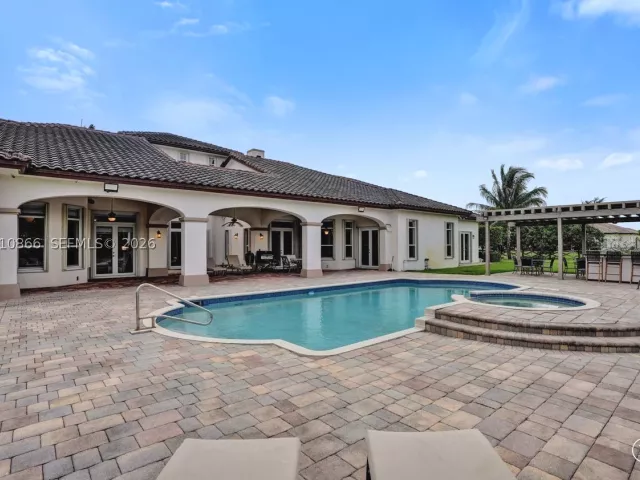 5-bedroom home for sale in Homestead - 31310 SW 215th Ave - MondialRealty
