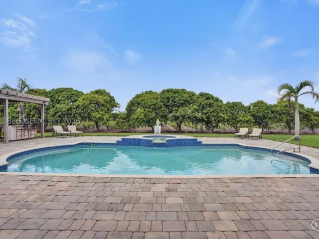 5-bedroom home for sale in Homestead - 31310 SW 215th Ave - MondialRealty