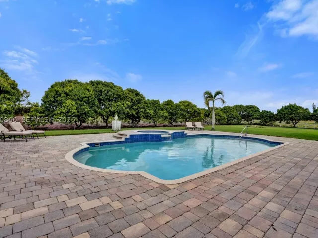 5-bedroom home for sale in Homestead - 31310 SW 215th Ave - MondialRealty