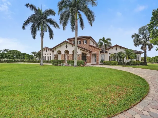 5-bedroom home for sale in Homestead - 31310 SW 215th Ave - MondialRealty