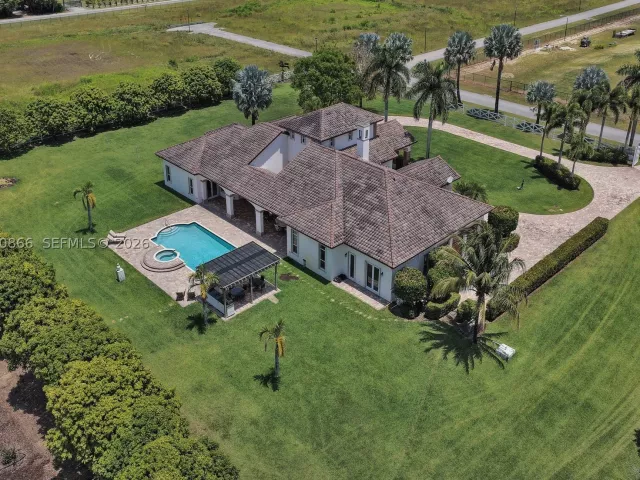 5-bedroom home for sale in Homestead - 31310 SW 215th Ave - MondialRealty