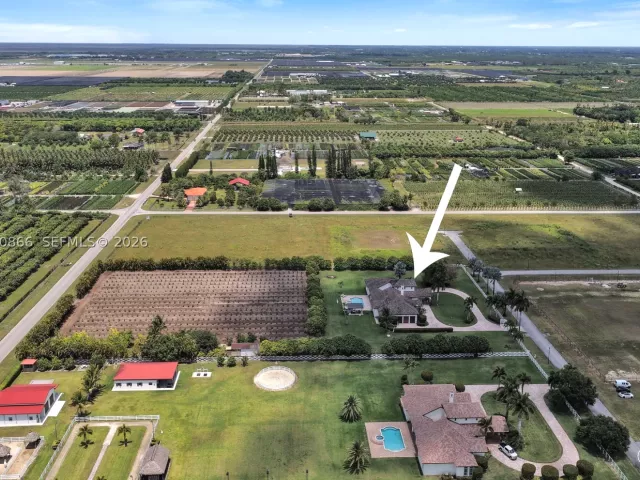5-bedroom home for sale in Homestead - 31310 SW 215th Ave - MondialRealty