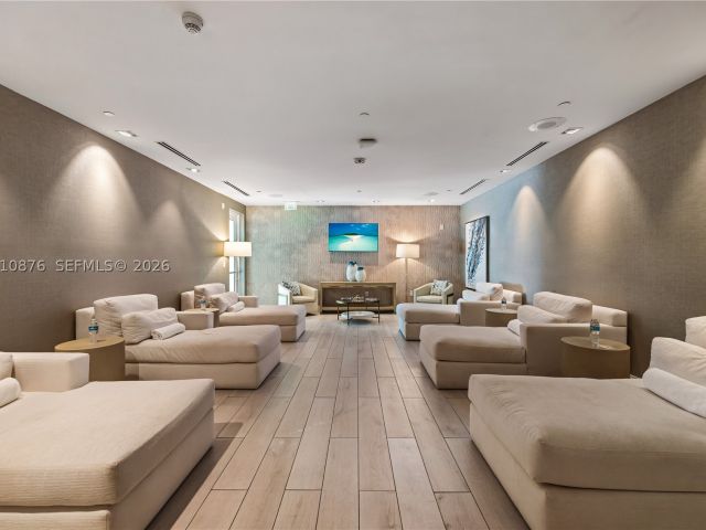 3-bedroom condo for sale in Sunny Isles Beach - 16051 Collins Ave 403 - MondialRealty