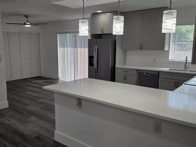 4-bedroom home for sale in Deerfield Beach - 4010 NE 6th Avenue - MondialRealty