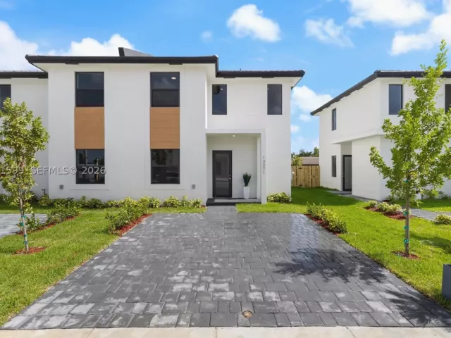 3-bedroom home for sale in Homestead - 13365 SW 265th Terr - MondialRealty