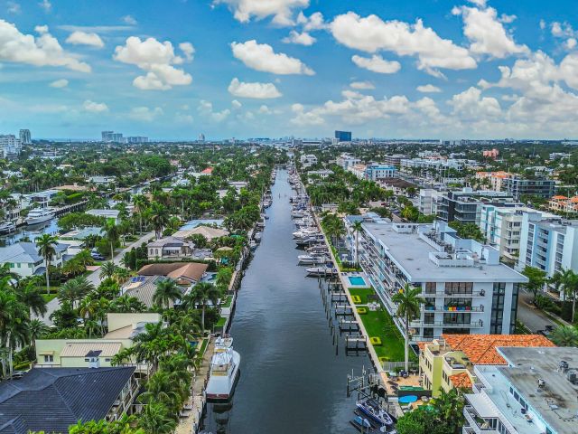 3-bedroom home for sale in Fort Lauderdale - 170 Isle Of Venice Drive - MondialRealty