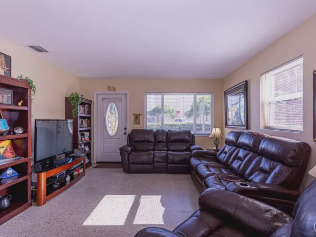 4-bedroom home for sale in West Palm Beach - 429 Summa Street - MondialRealty