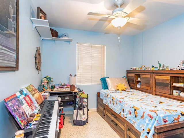 4-bedroom home for sale in West Palm Beach - 429 Summa Street - MondialRealty