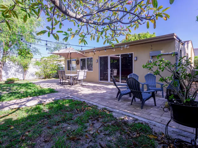 4-bedroom home for sale in West Palm Beach - 429 Summa Street - MondialRealty