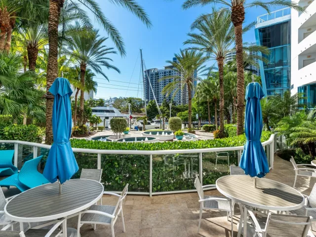 1-bedroom condo for rent in Fort Lauderdale - 333 Las Olas Way 404 - MondialRealty