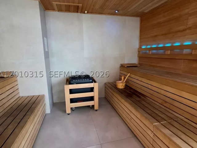 2-bedroom condo for sale in Miami - 488 NE 18th St 301 - MondialRealty