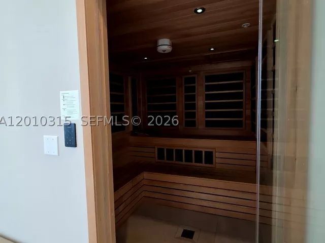 2-bedroom condo for sale in Miami - 488 NE 18th St 301 - MondialRealty