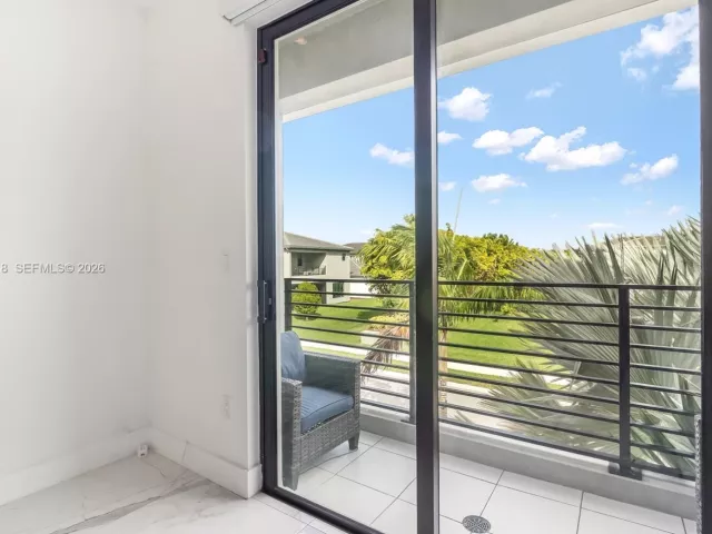 5-bedroom home for sale in Boca Raton - 17197 Teton River Rd - MondialRealty