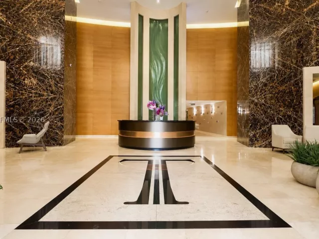 3-bedroom condo for rent in Sunny Isles Beach - 15901 Collins Ave 4303 - MondialRealty