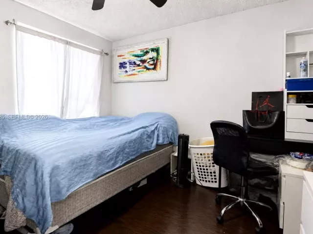 4-bedroom home for sale in Pembroke Pines - 18083 SW 13th St - MondialRealty