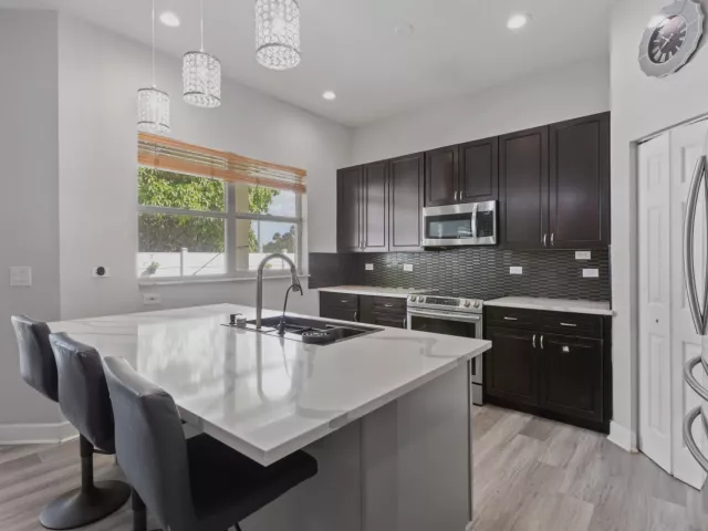5-bedroom home for rent in West Palm Beach - 3221 El Camino - MondialRealty