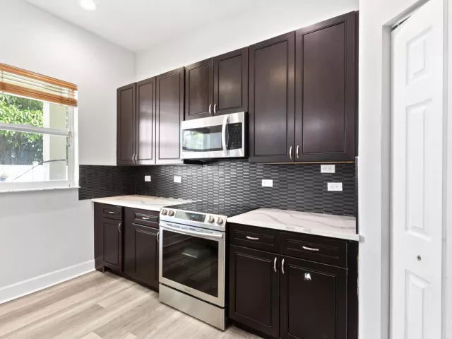5-bedroom home for rent in West Palm Beach - 3221 El Camino - MondialRealty