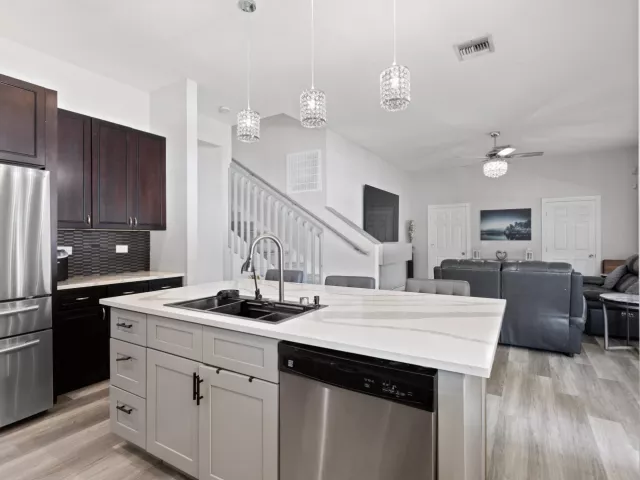5-bedroom home for rent in West Palm Beach - 3221 El Camino - MondialRealty
