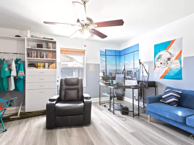 5-bedroom home for rent in West Palm Beach - 3221 El Camino - MondialRealty