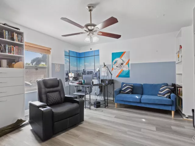 5-bedroom home for rent in West Palm Beach - 3221 El Camino - MondialRealty
