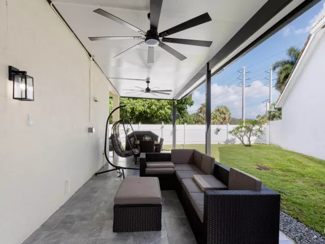5-bedroom home for rent in West Palm Beach - 3221 El Camino - MondialRealty