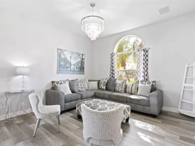 5-bedroom home for rent in West Palm Beach - 3221 El Camino - MondialRealty