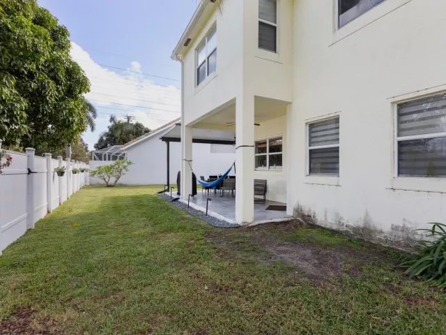 5-bedroom home for rent in West Palm Beach - 3221 El Camino - MondialRealty
