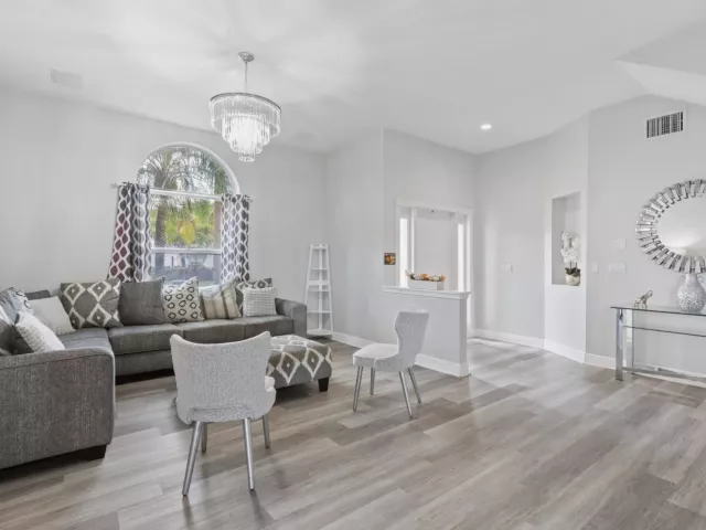 5-bedroom home for rent in West Palm Beach - 3221 El Camino - MondialRealty