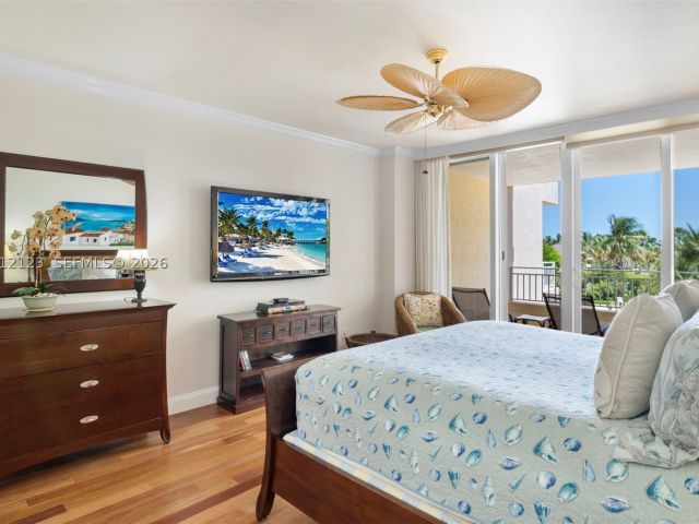3-bedroom condo for sale in Key Biscayne - 791 Crandon Blvd 404 - MondialRealty