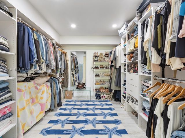 2-bedroom home for sale in Aventura - 20341 W Country Club Dr TH-11 - MondialRealty