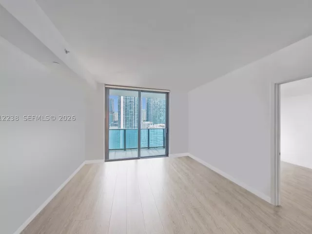 1-bedroom condo for sale in Miami - 45 SW 9th St 1604 - MondialRealty