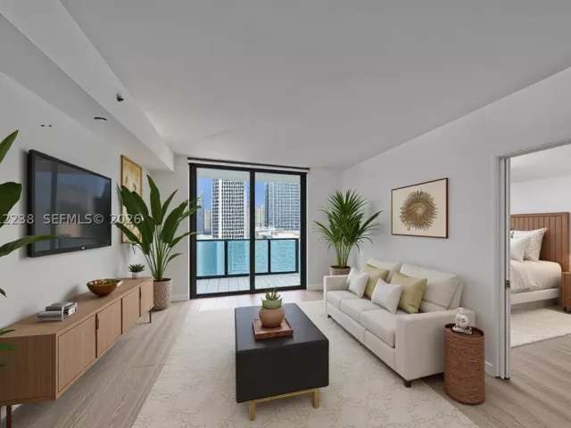 1-bedroom condo for sale in Miami - 45 SW 9th St 1604 - MondialRealty