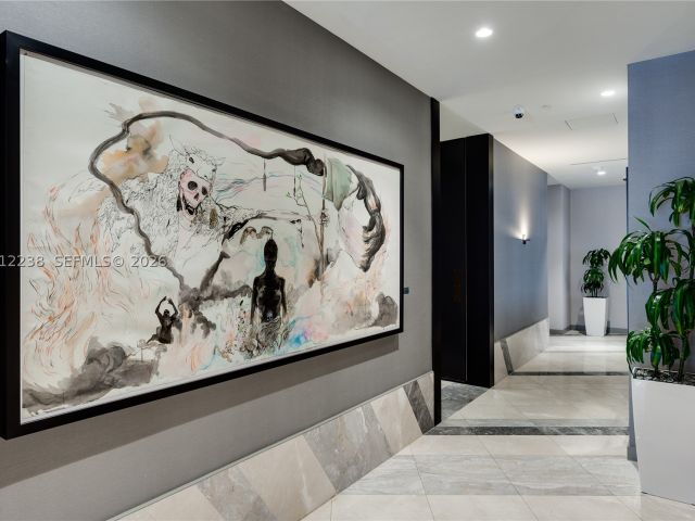 1-bedroom condo for sale in Miami - 45 SW 9th St 1604 - MondialRealty