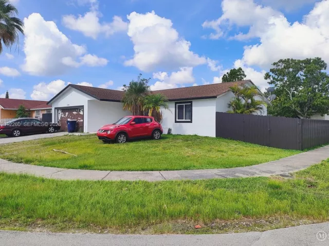 3-bedroom home for sale in Homestead - 26200 SW 132nd Pl - MondialRealty