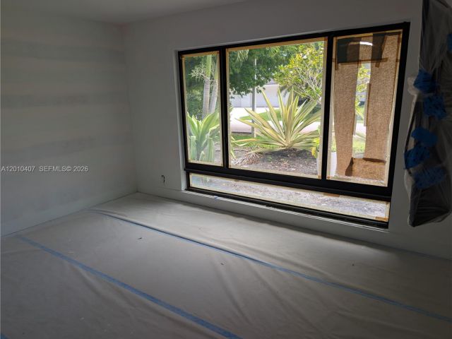 3-bedroom home for sale in Delray Beach - 712 Pine Lake Dr - MondialRealty