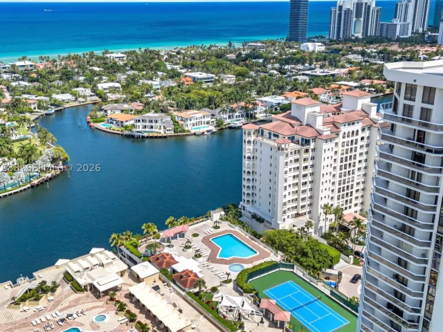 3-bedroom condo for sale in Aventura - 20185 E Country Club Dr 1904 - MondialRealty