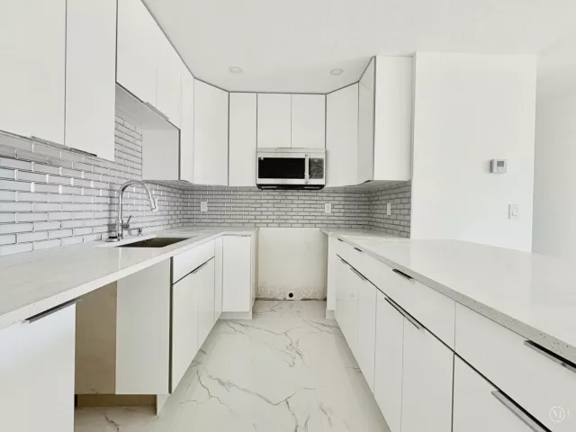 4-bedroom home for sale in West Palm Beach - 6507 Alexander Road - MondialRealty