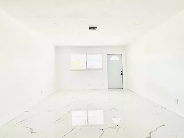 4-bedroom home for sale in West Palm Beach - 6507 Alexander Road - MondialRealty
