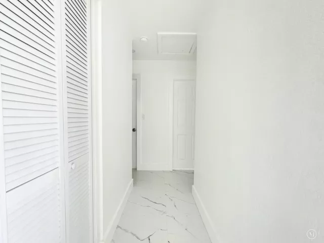 4-bedroom home for sale in West Palm Beach - 6507 Alexander Road - MondialRealty