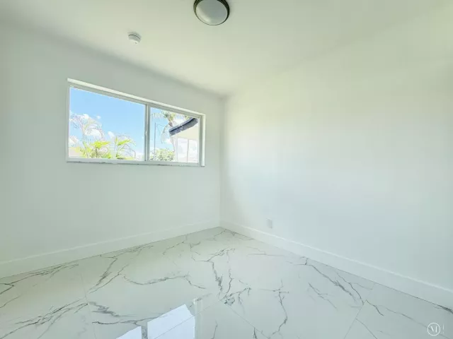 4-bedroom home for sale in West Palm Beach - 6507 Alexander Road - MondialRealty