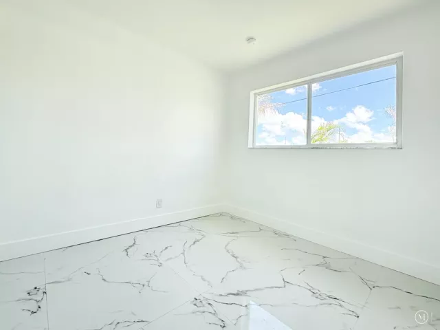 4-bedroom home for sale in West Palm Beach - 6507 Alexander Road - MondialRealty