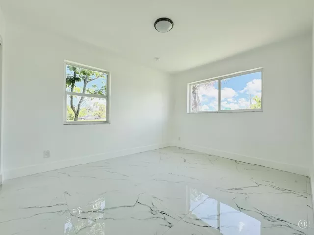 4-bedroom home for sale in West Palm Beach - 6507 Alexander Road - MondialRealty