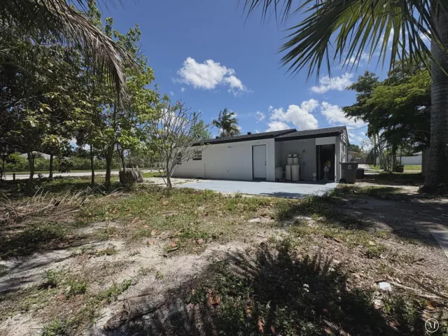 4-bedroom home for sale in West Palm Beach - 6507 Alexander Road - MondialRealty