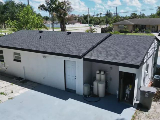 4-bedroom home for sale in West Palm Beach - 6507 Alexander Road - MondialRealty