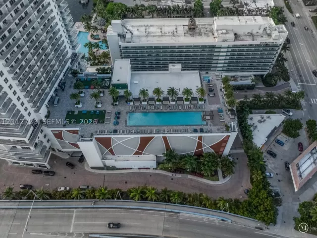 2-bedroom condo for sale in Hollywood - 4010 S Ocean Dr R1801 - MondialRealty