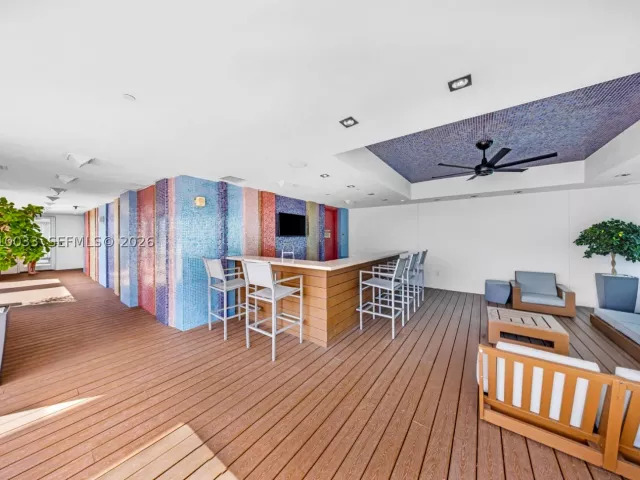 2-bedroom condo for sale in Miami - 500 Brickell Ave 3707 - MondialRealty